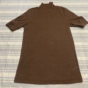 Loft brown mock-turtleneck short sleeve shirt.